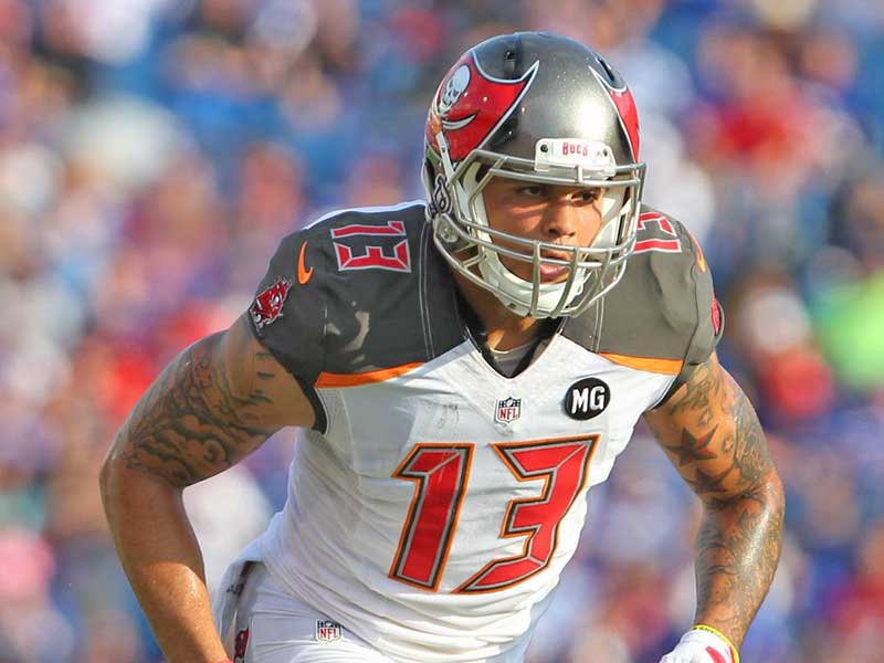 Mike Evans of Buccaneers playing in the field